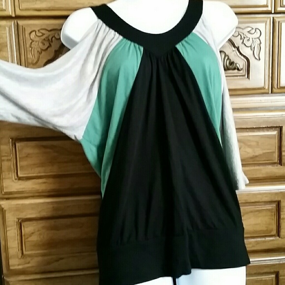 American Rag Tops - 🎉Host Pick🎉 American Rag Cold Shoulder Shirt